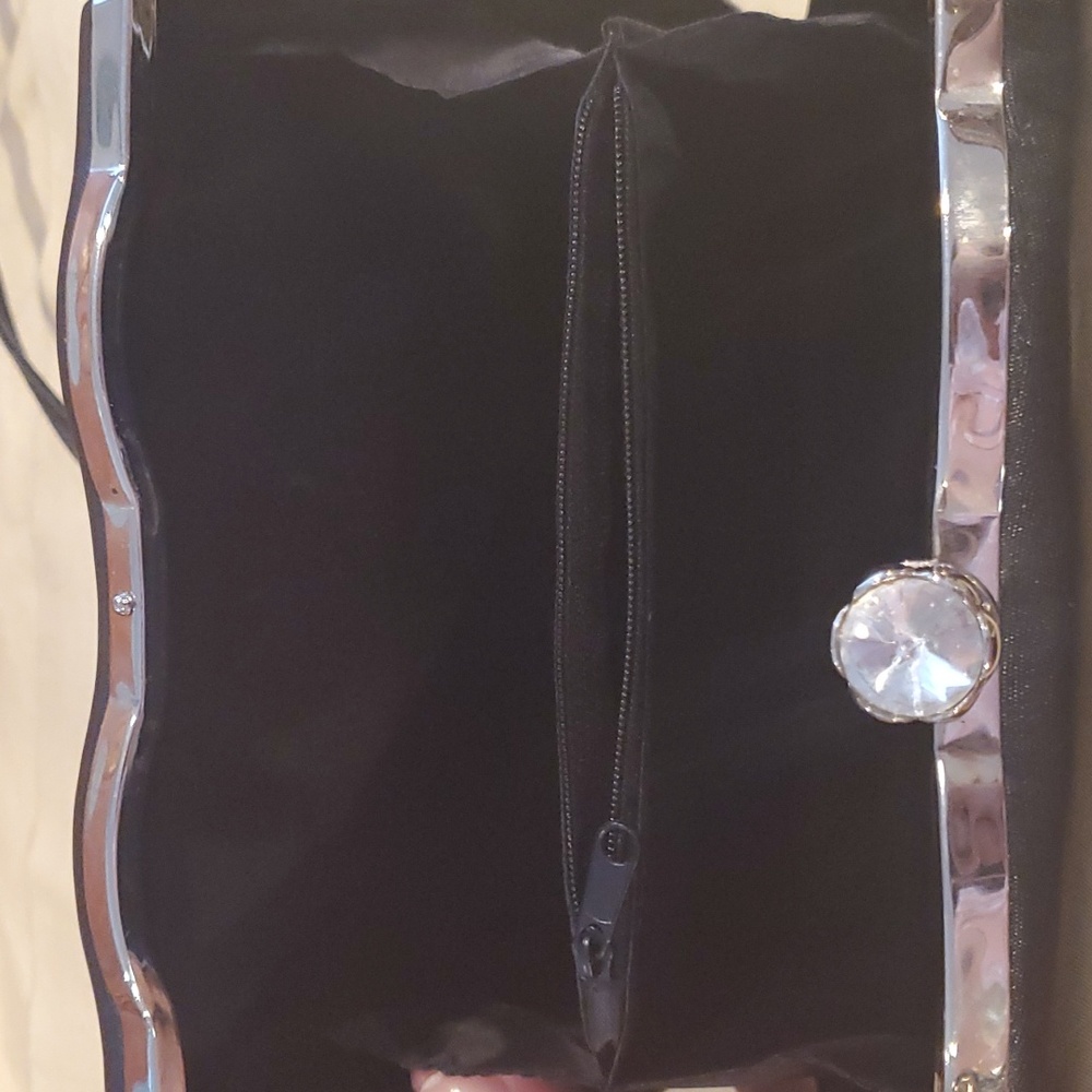 Handbag - Picture 3 of 6